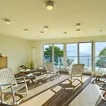 Beachside 4*
