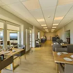 Beachside 4*