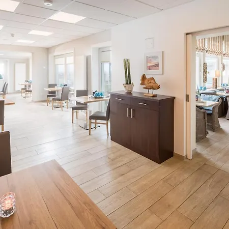 Beachside Hotel 4*