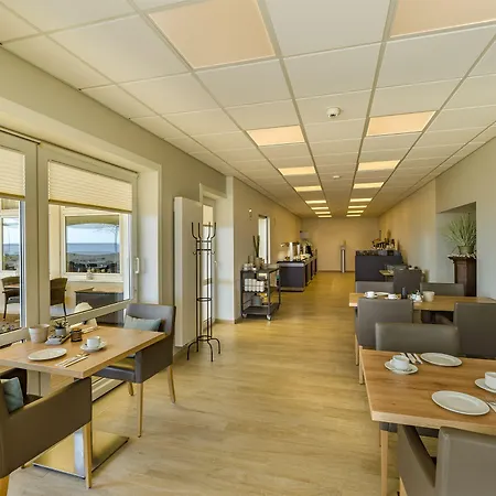 Beachside 4*