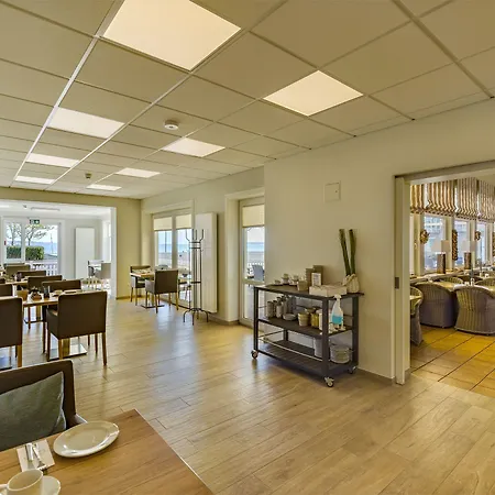 Ξενοδοχείο Beachside 4*