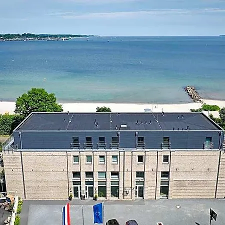 Beachside 4*